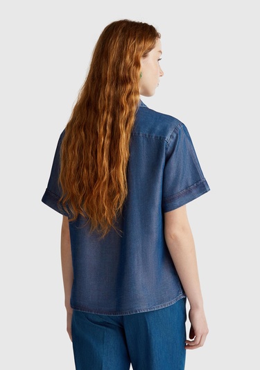  Kadın Koyu Mavi %100 Liyosel Kısa Kollu Denim Gömlek