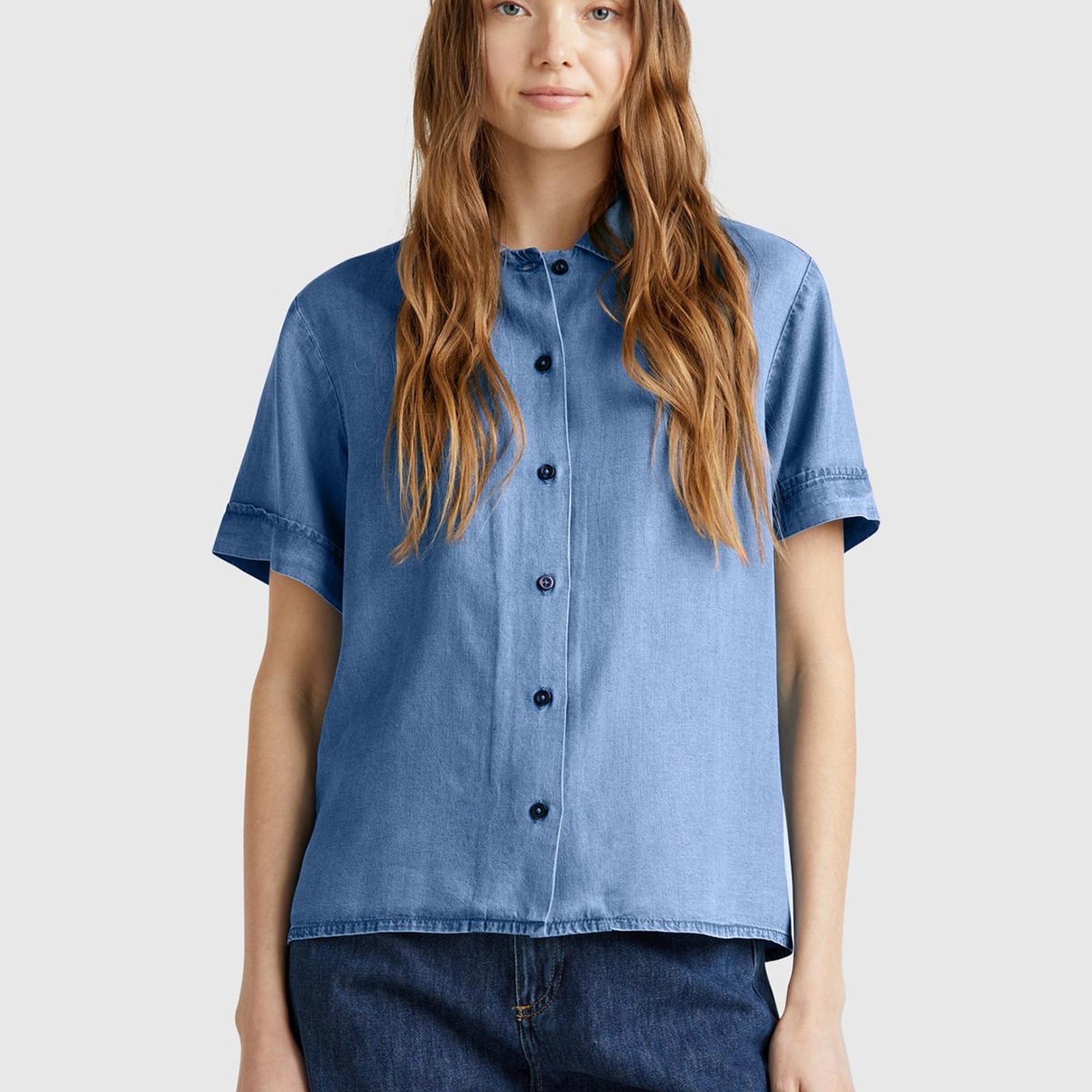 Kadın Açık Mavi %100 Liyosel Kısa Kollu Denim Gömlek