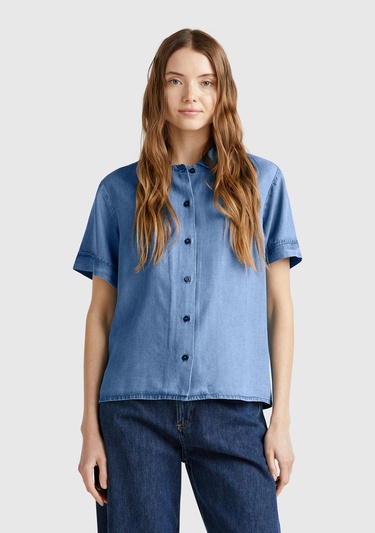  Kadın Açık Mavi %100 Liyosel Kısa Kollu Denim Gömlek