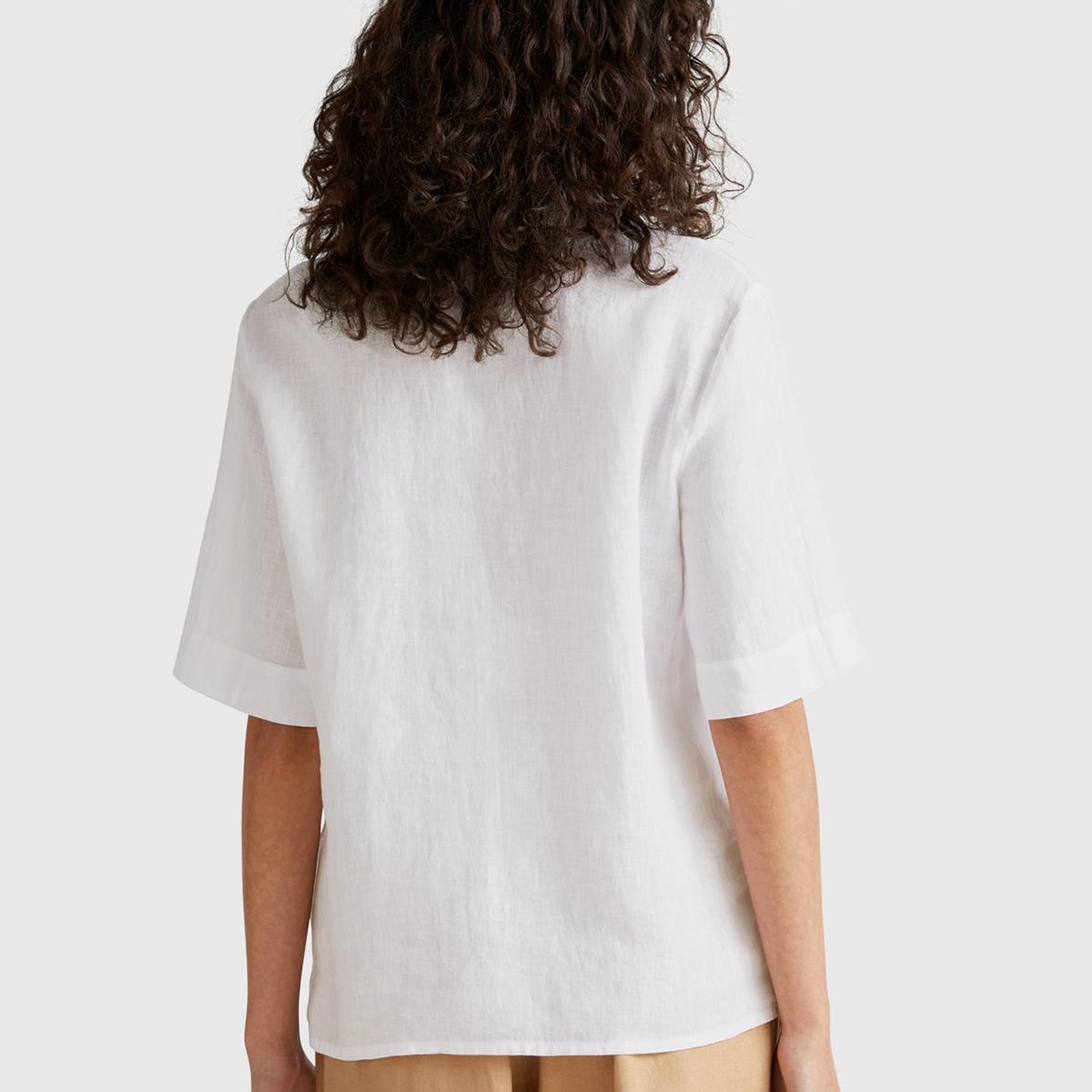 Kadın Beyaz %100 Keten Relax Fit V Gömlek Yakalı Kısa Kollu Bluz