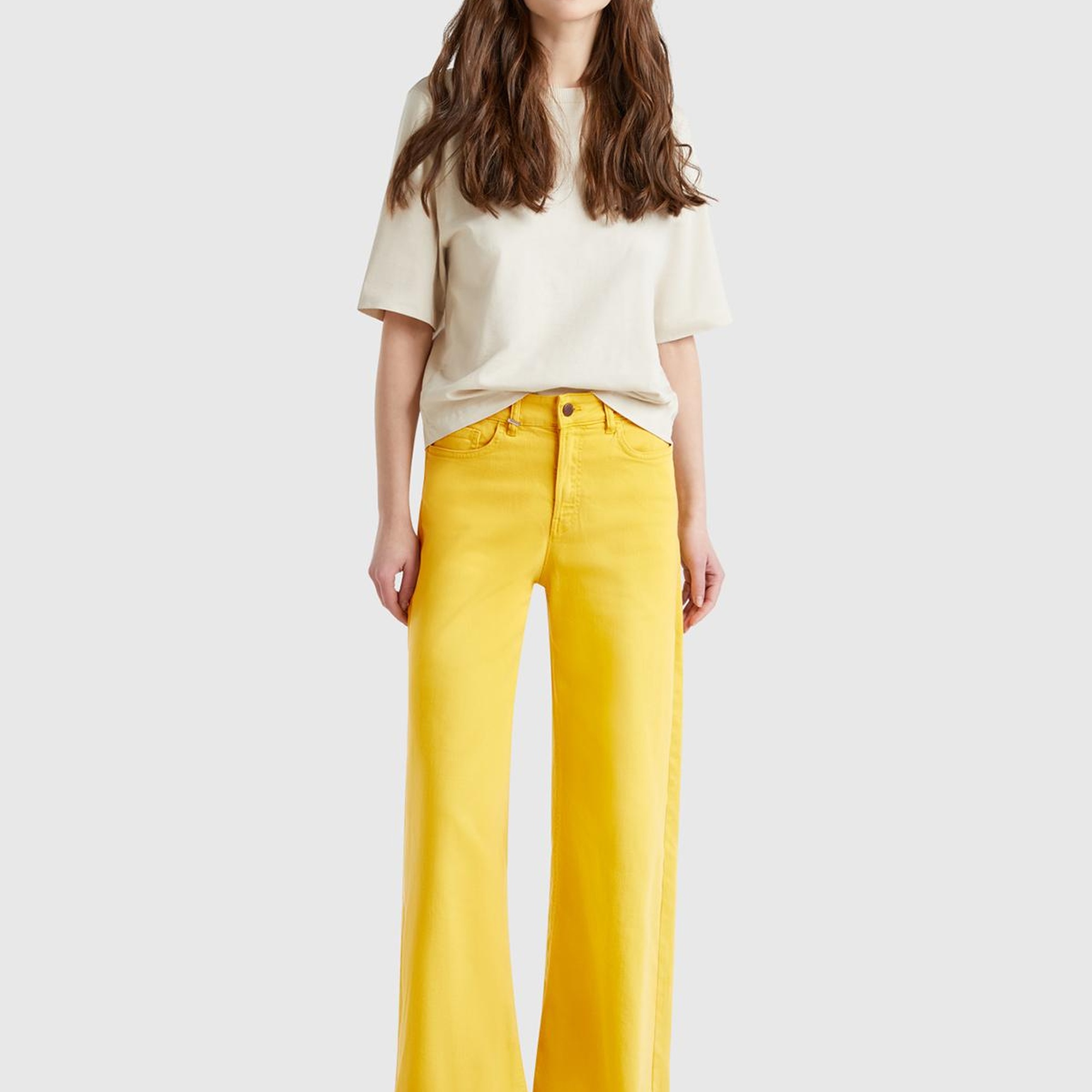 Kadın Sarı Streç Pamuklu Arkası Logo Etiketli Bol Kesim Pantolon