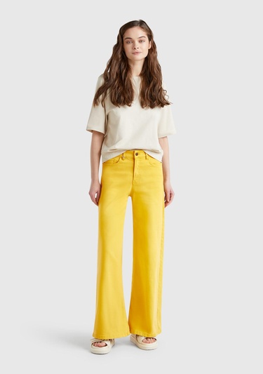  Kadın Sarı Streç Pamuklu Arkası Logo Etiketli Bol Kesim Pantolon