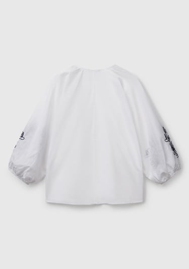  Kadın Beyaz %100 Koton Rahat Kalıp Kolları Çiçek İşlemeli Hakim Yaka Gömlek