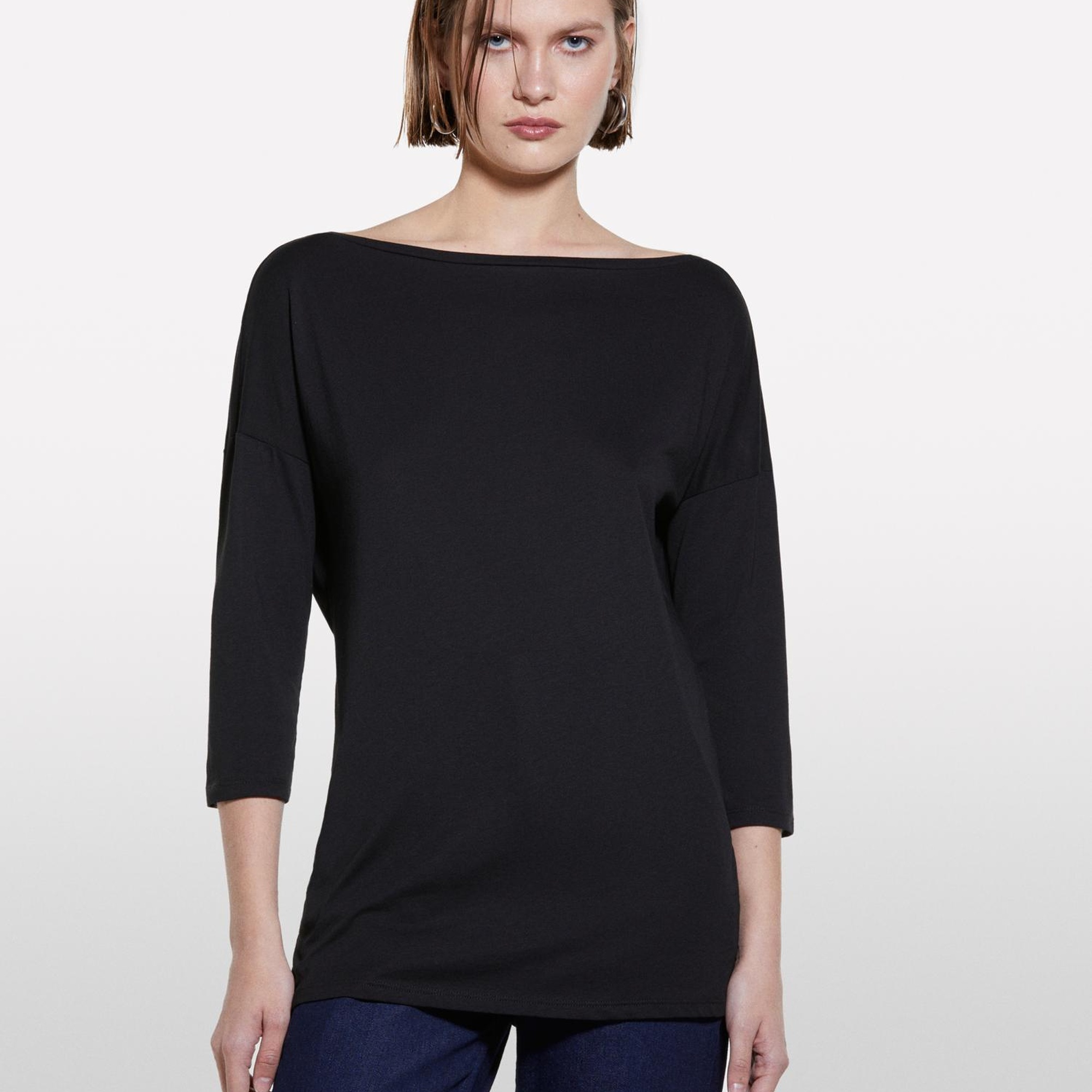 Kadın Siyah Modal Karışımlı Kayık Yaka Regular Fit T-Shirt