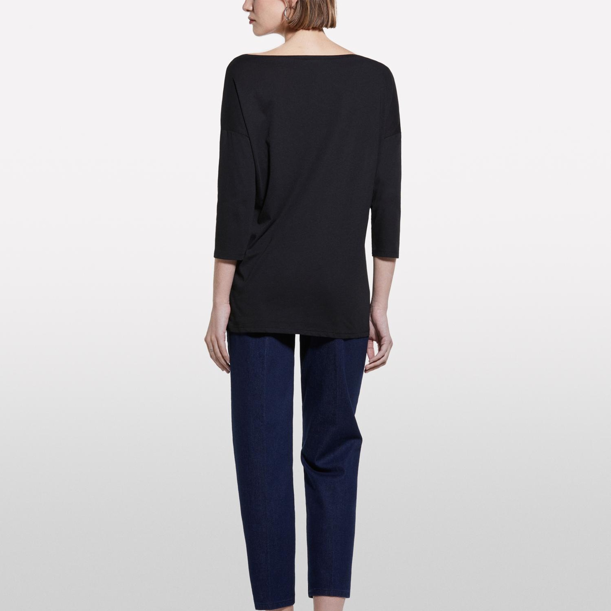 Kadın Siyah Modal Karışımlı Kayık Yaka Regular Fit T-Shirt