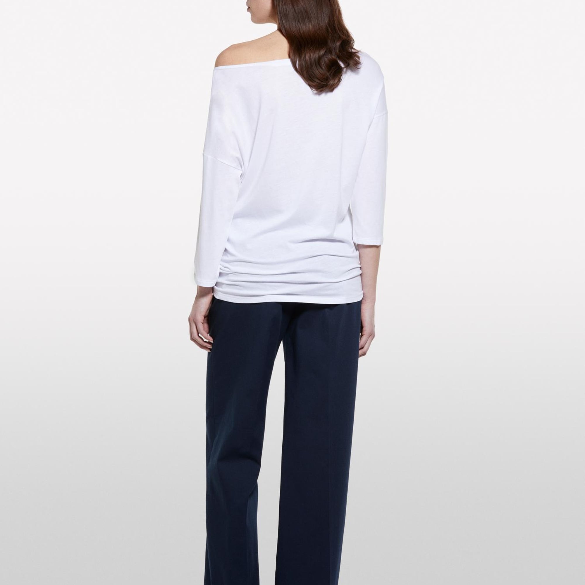 Kadın Beyaz Modal Karışımlı Kayık Yaka Regular Fit T-Shirt