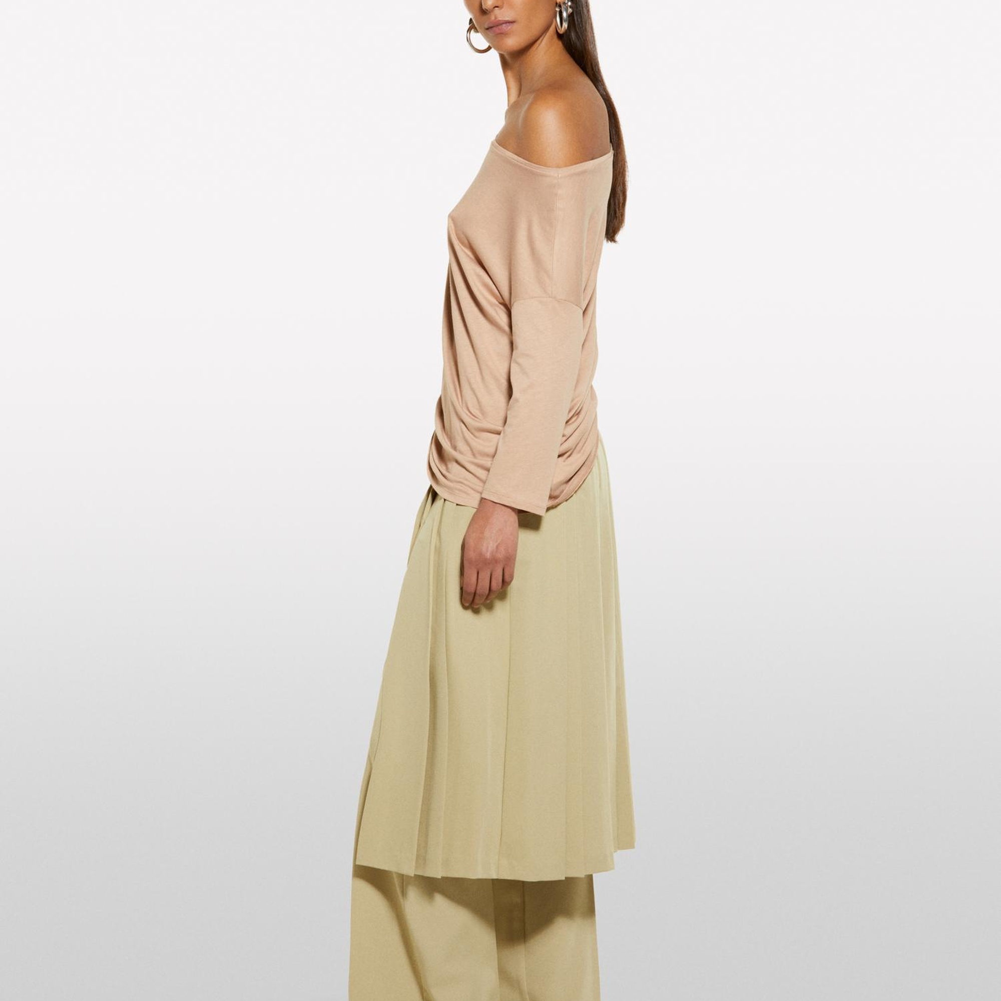 Kadın Sütlü Kahve Modal Karışımlı Kayık Yaka Regular Fit T-Shirt