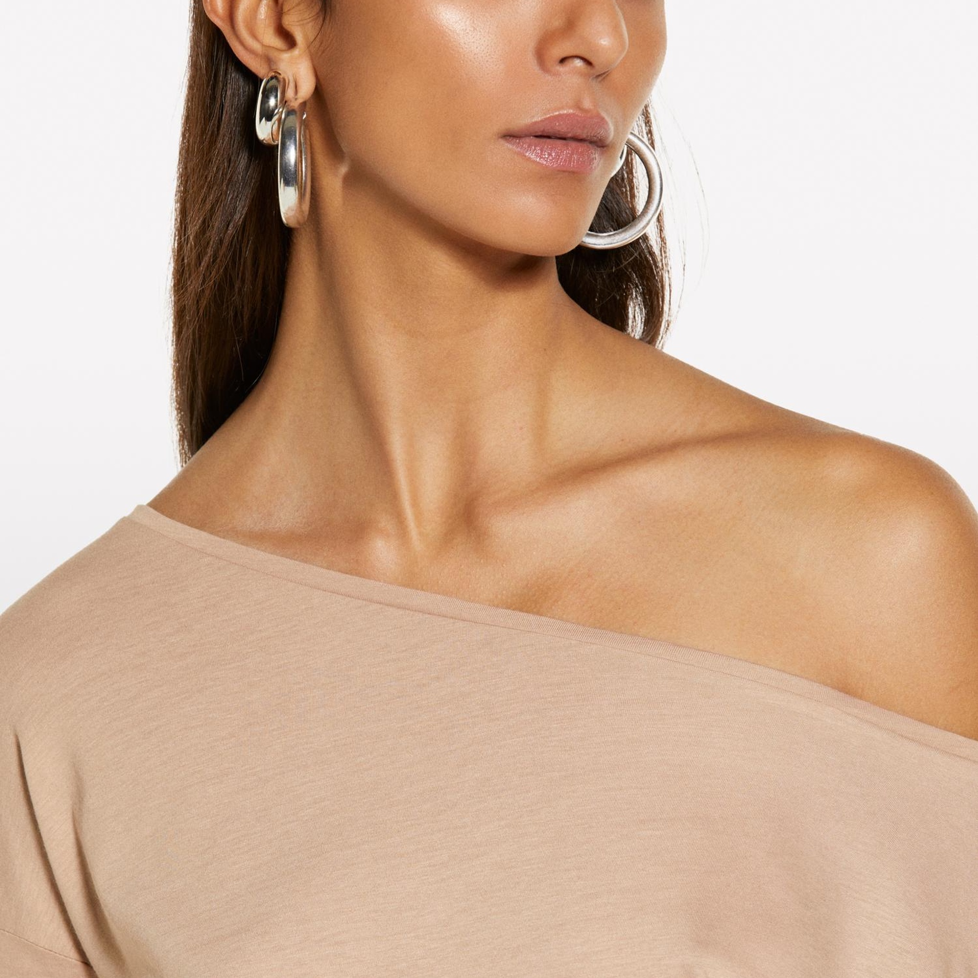 Kadın Sütlü Kahve Modal Karışımlı Kayık Yaka Regular Fit T-Shirt