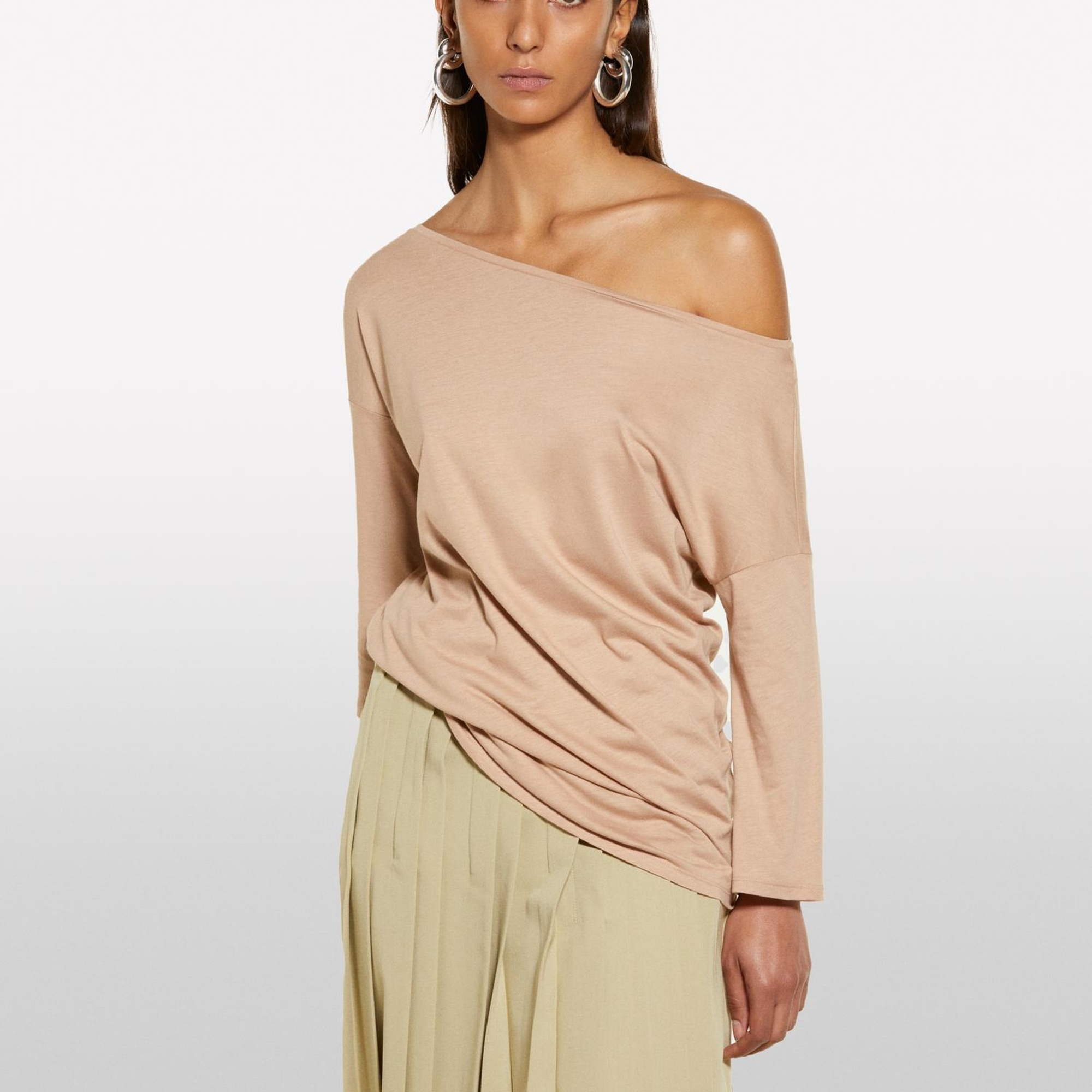 Kadın Sütlü Kahve Modal Karışımlı Kayık Yaka Regular Fit T-Shirt