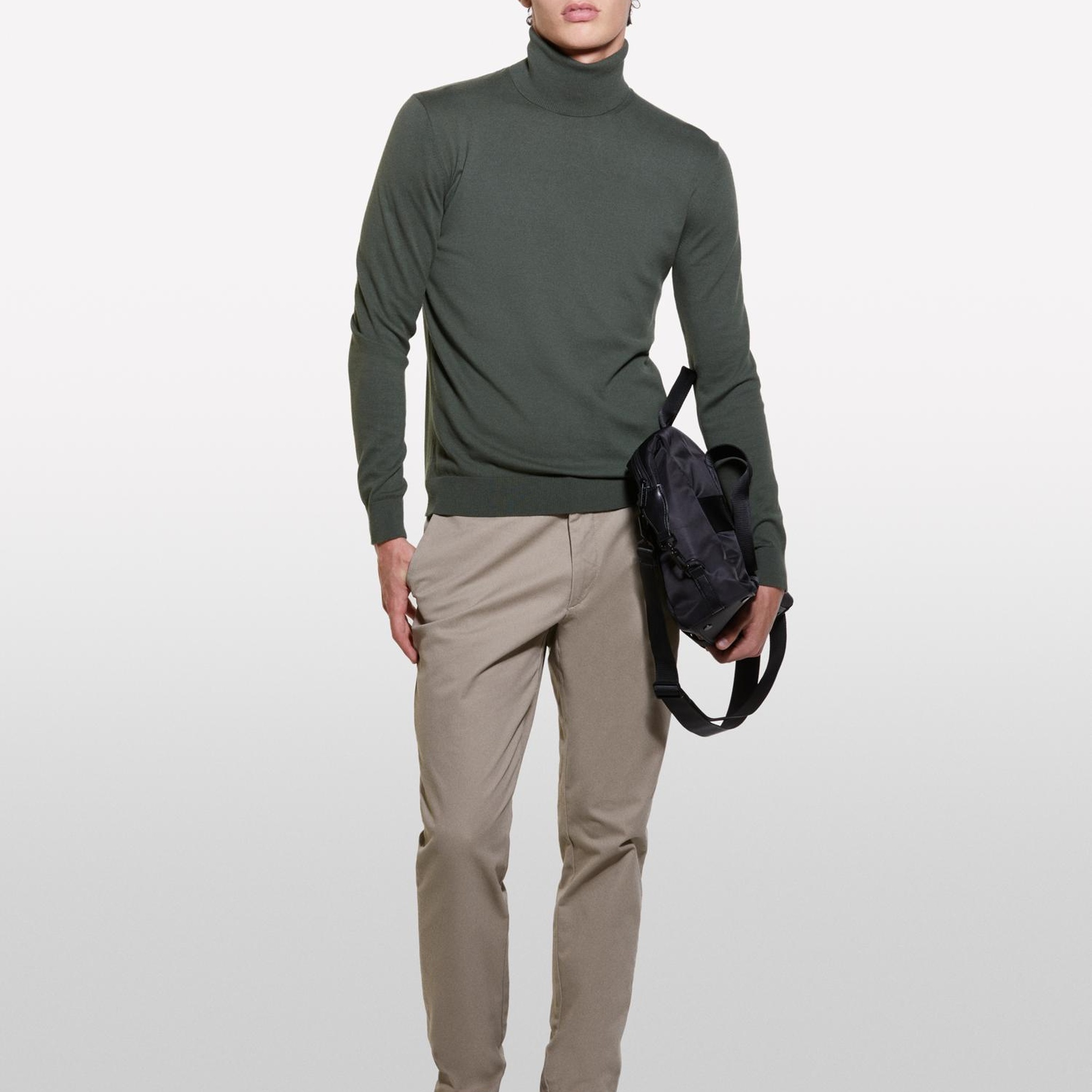 Erkek Koyu Yeşil Koton Karışımlı Dik Yaka Kazak