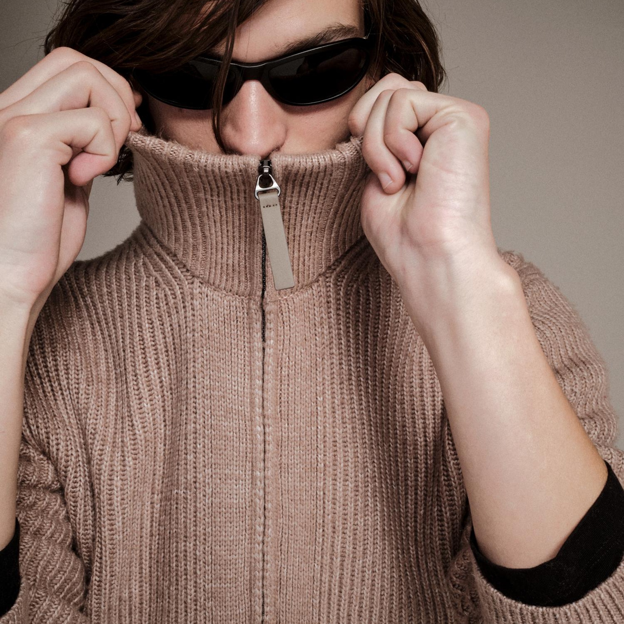 Erkek Vizon Viskoz Karışımlı Yanları Cepli Fermuarlı Yüksek Yaka Hırka