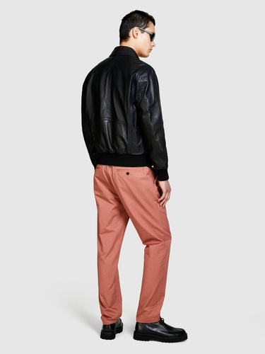  Erkek Siyah Cep Detaylı Etek Ucu ve Kolları Ribanalı Deri Ceket