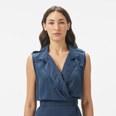  Lacoste Kadın Classic Fit Kolsuz Lacivert Elbise