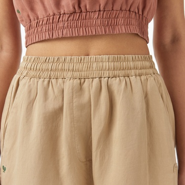  Kadın Regular Fit Bej Bermuda Şort