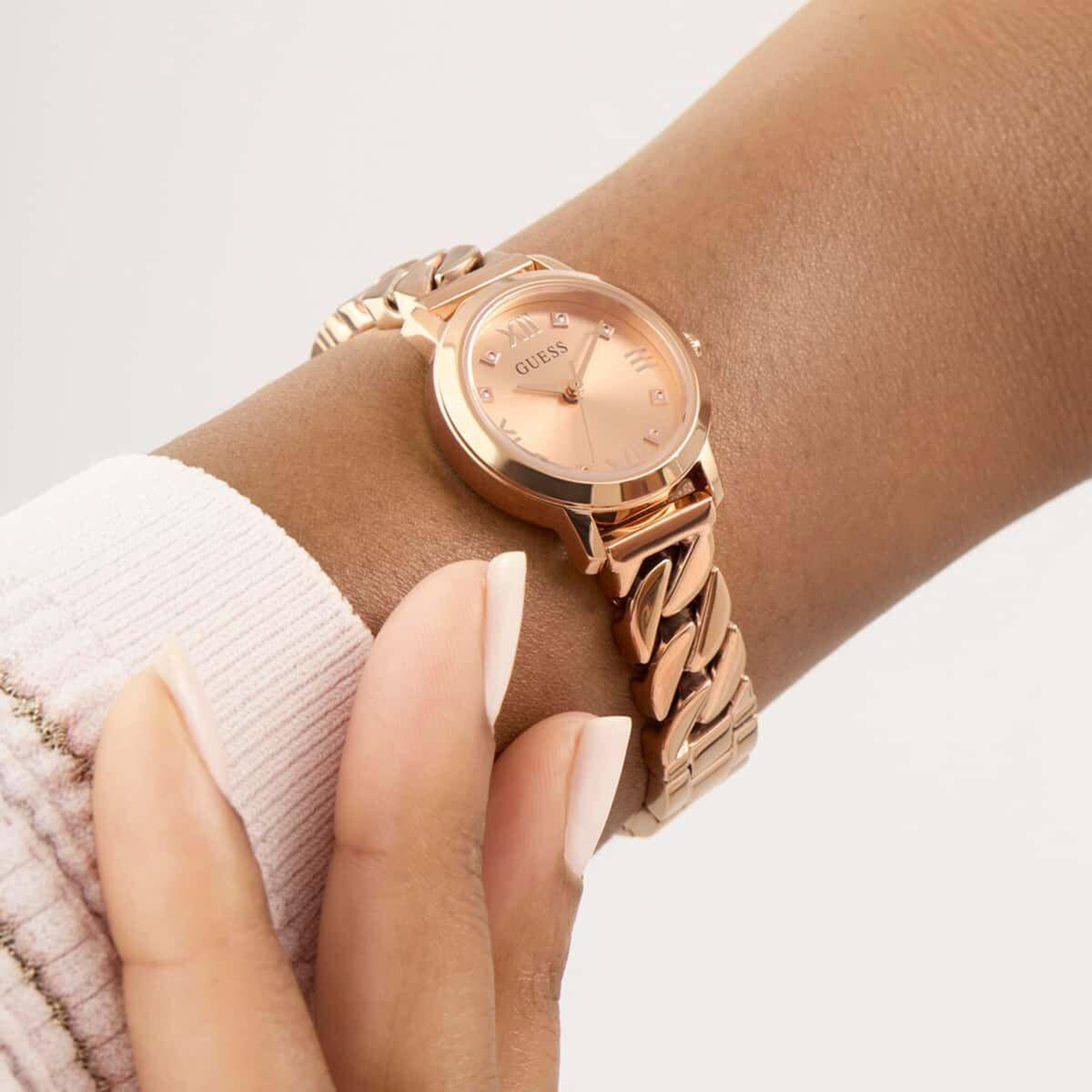 Guess GUGW0867L3 Kadın Kol Saati