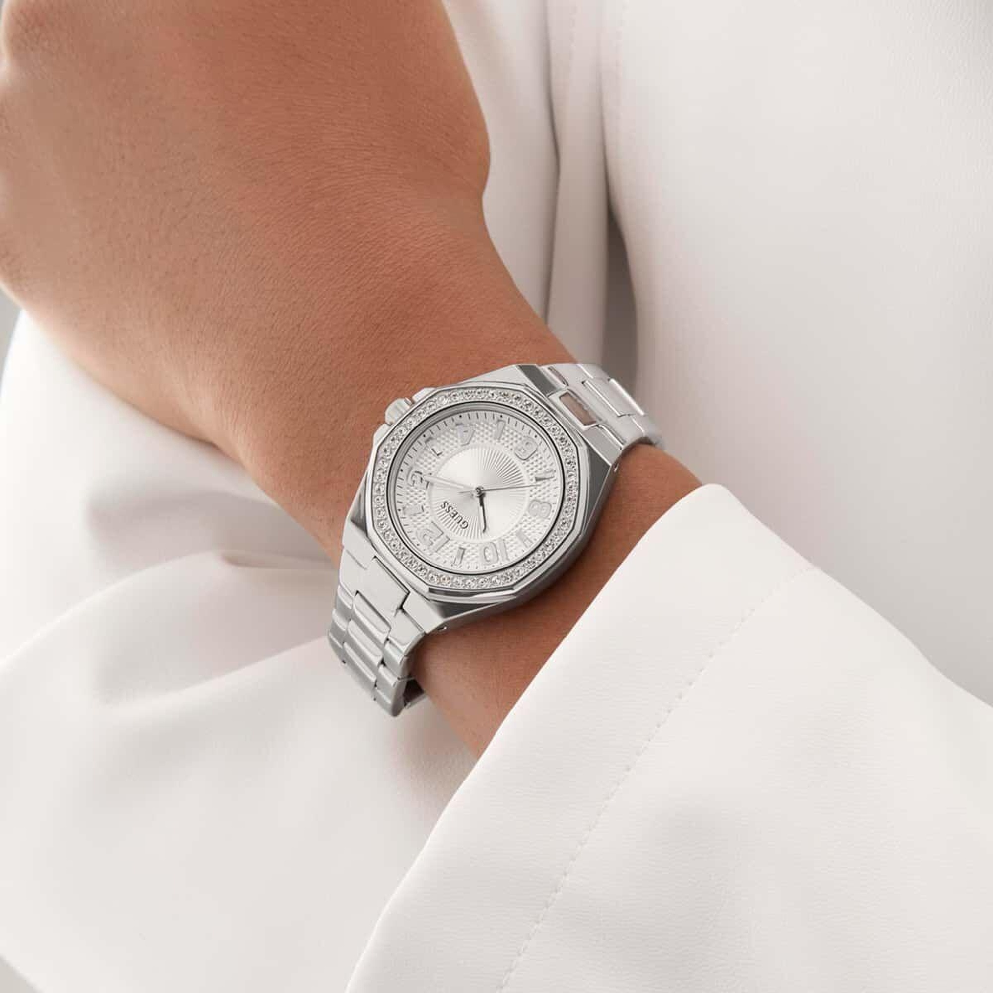 Guess GUGW0877L1 Kadın Kol Saati