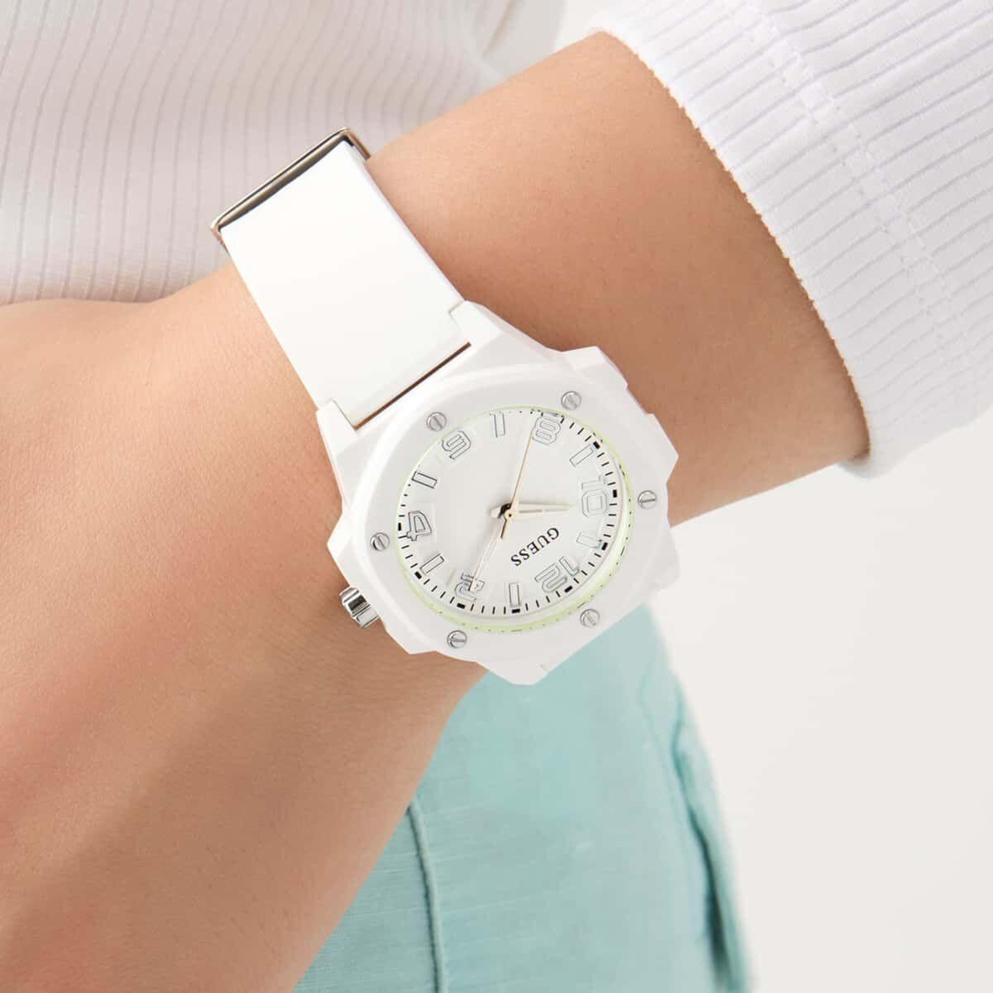 Guess GUGW0880L3 Kadın Kol Saati