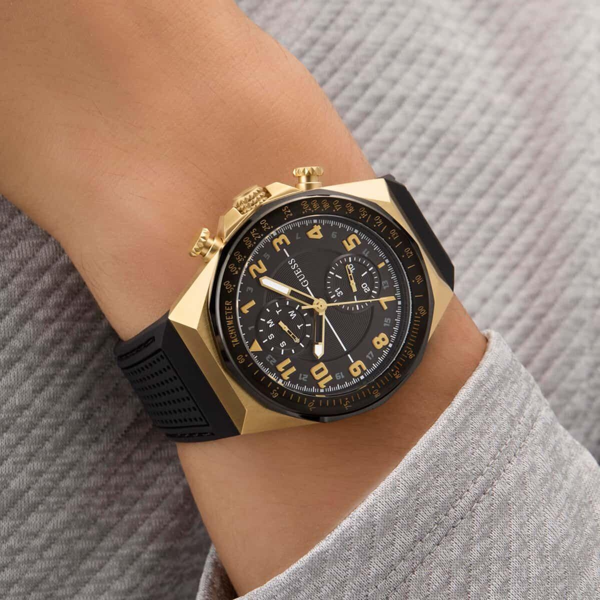 Guess GUGW0902G1 Erkek Kol Saati