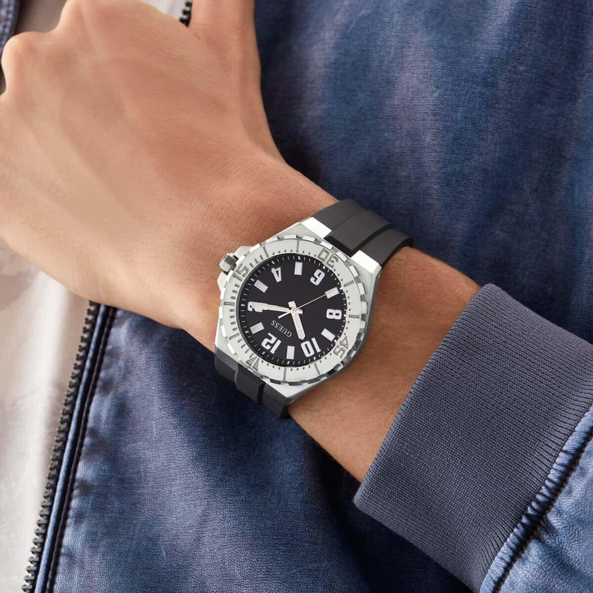 Guess GUGW0906G1 Erkek Kol Saati