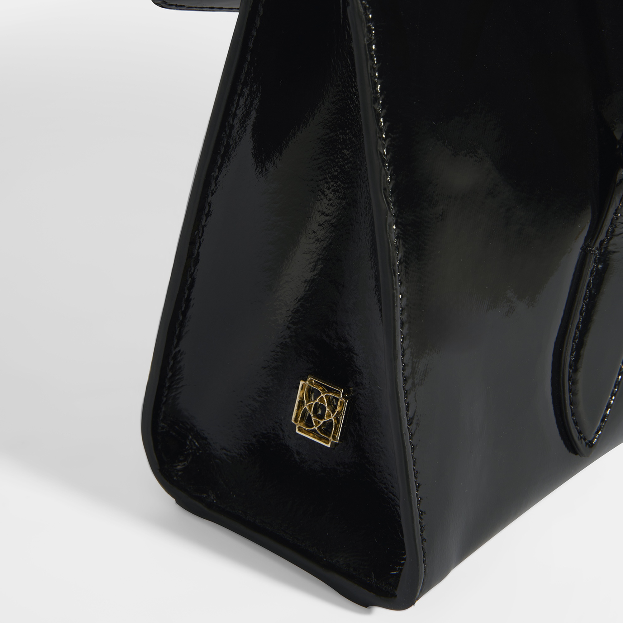 Siyah Kadın Yaprak Detaylı Deri Omuz Çantası