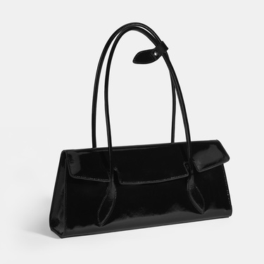  Siyah Kadın Yaprak Detaylı Deri Omuz Çantası