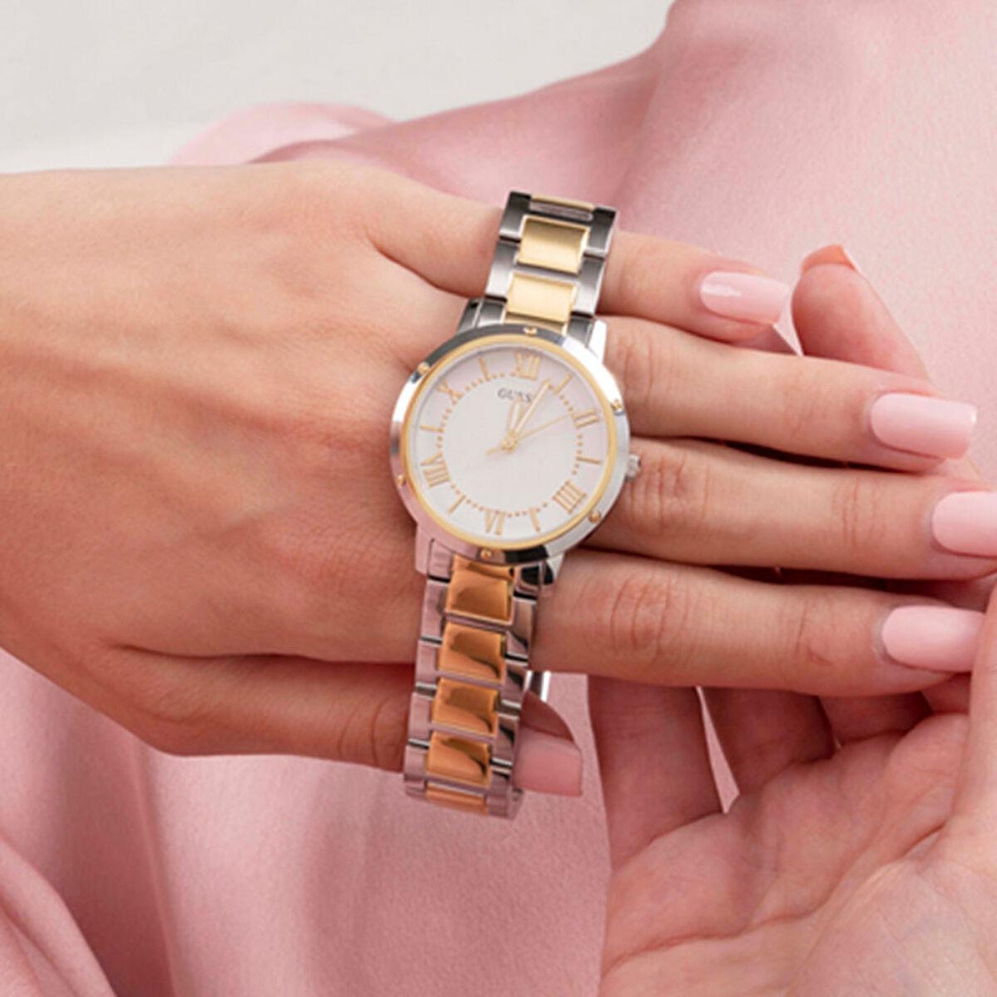 Guess GUGW0404L2 Kadın Kol Saati