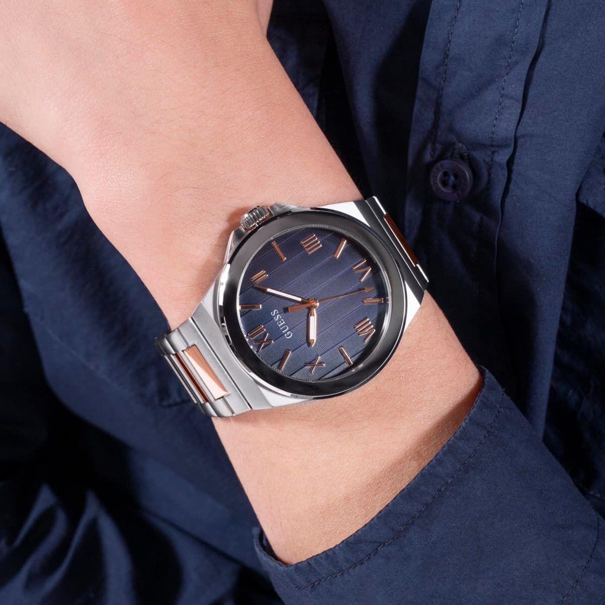 Guess GUGW0789G4 Erkek Kol Saati