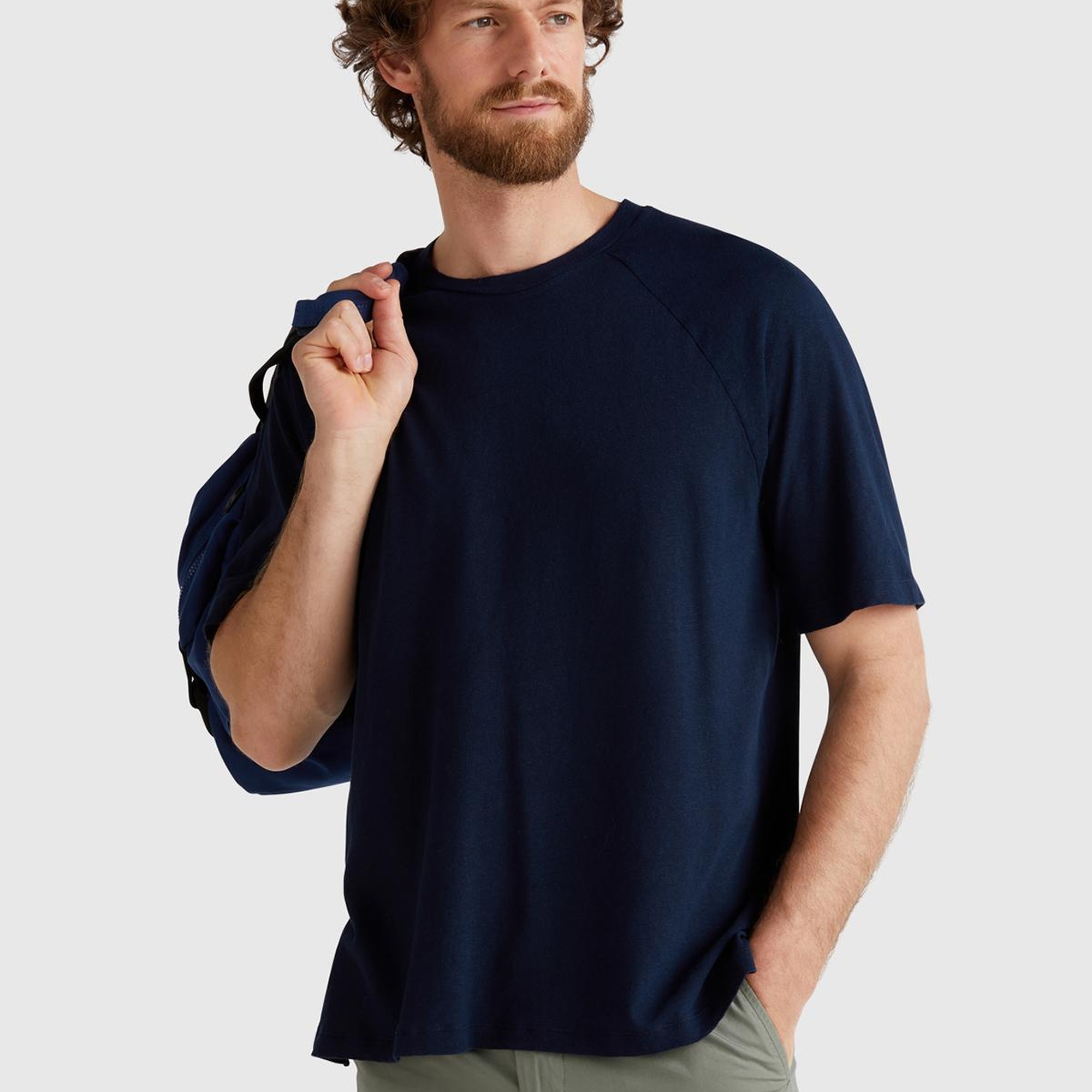 Erkek Lacivert Pamuk ve Keten Karışımlı Reglan Kol Relax Fit T-Shirt