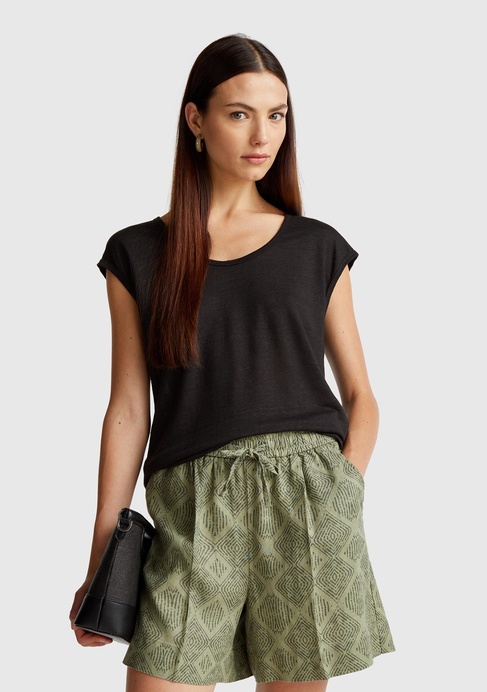  Kadın Siyah %100 Keten Yanları Yırtmaçlı Relax Fit Yuvarlak Yaka T-Shirt