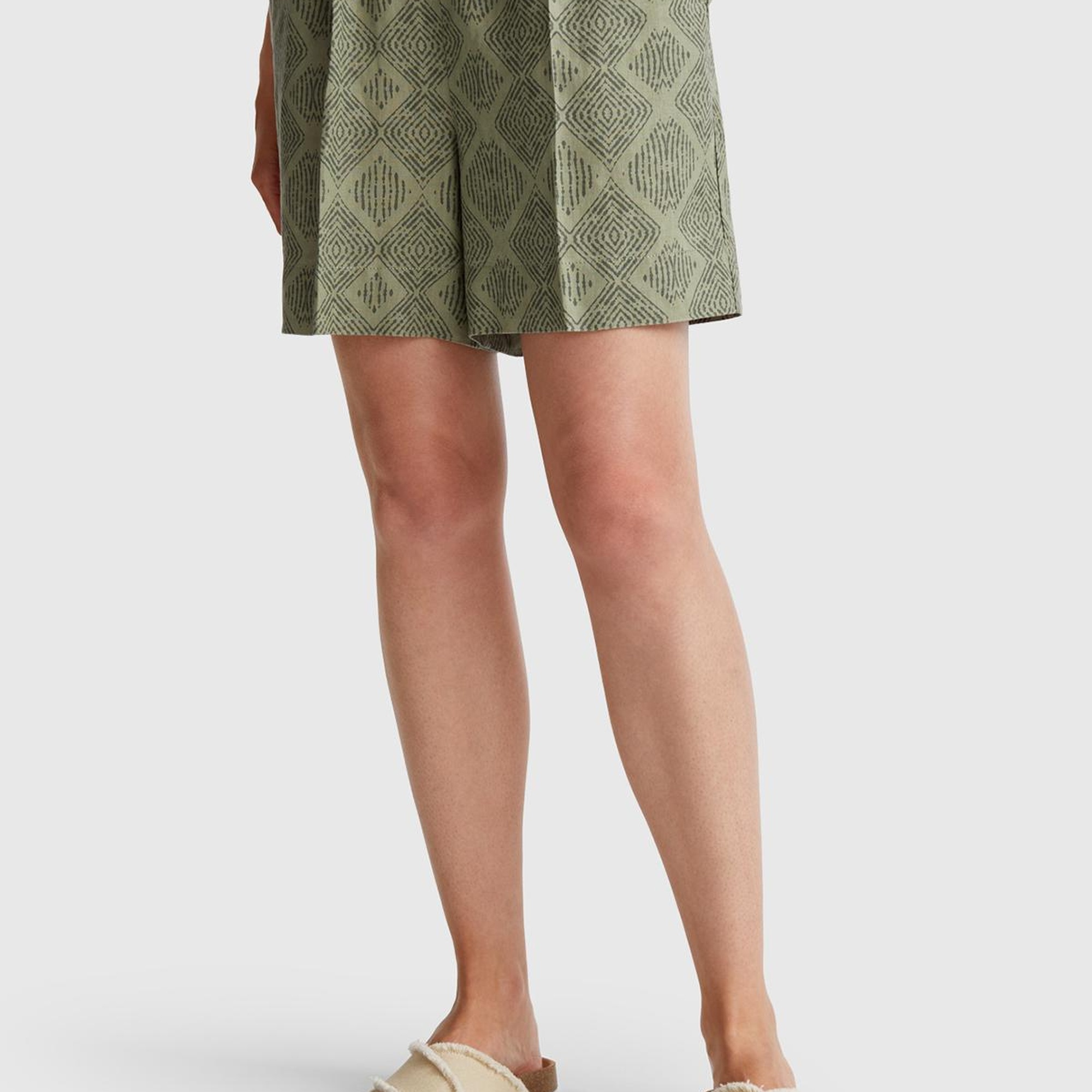 Kadın Haki %100 Keten Desenli Beli Lastikli Cepli Şort