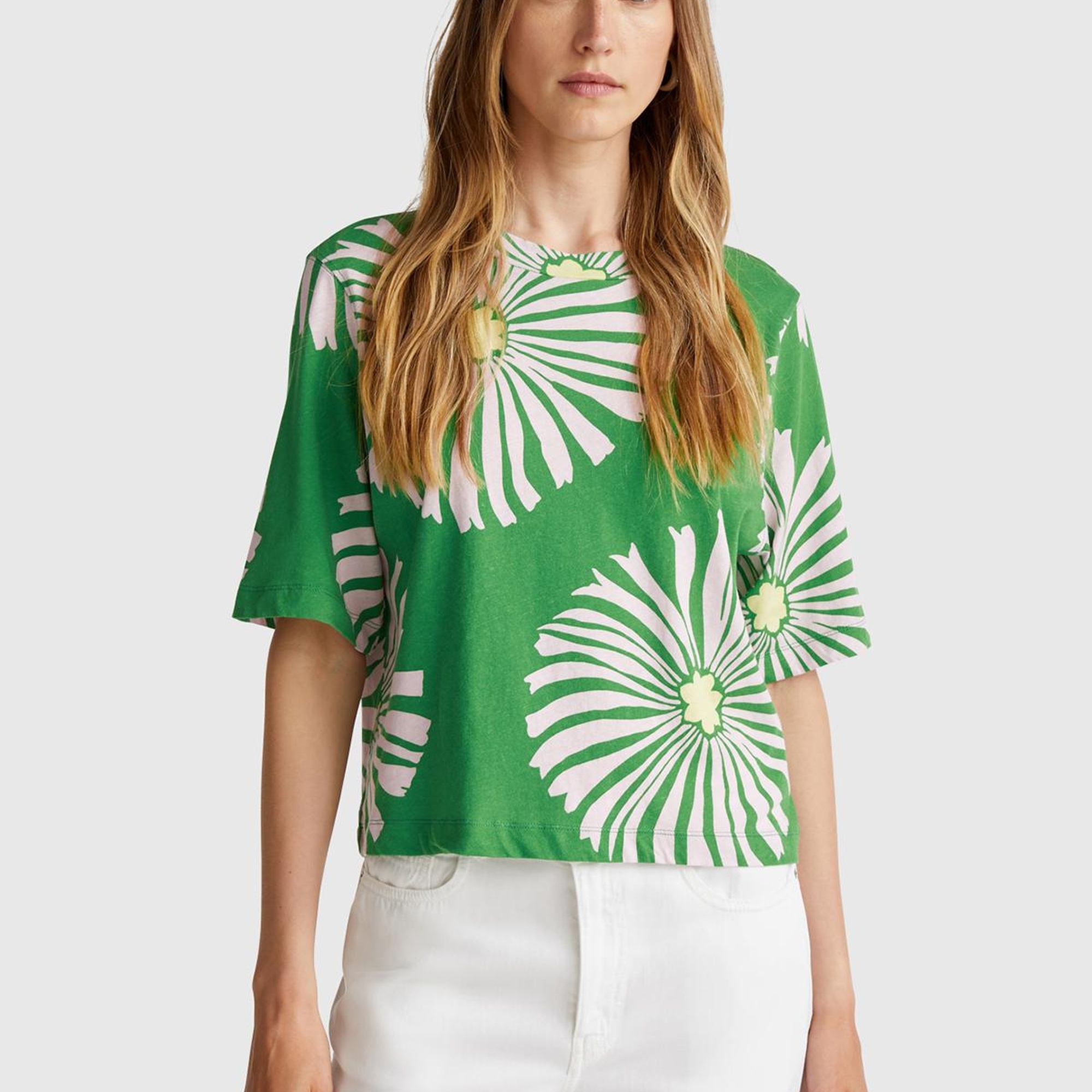 Kadın Yeşil Keten Karışımlı Boxy Fit Çiçek Desenli T-Shirt