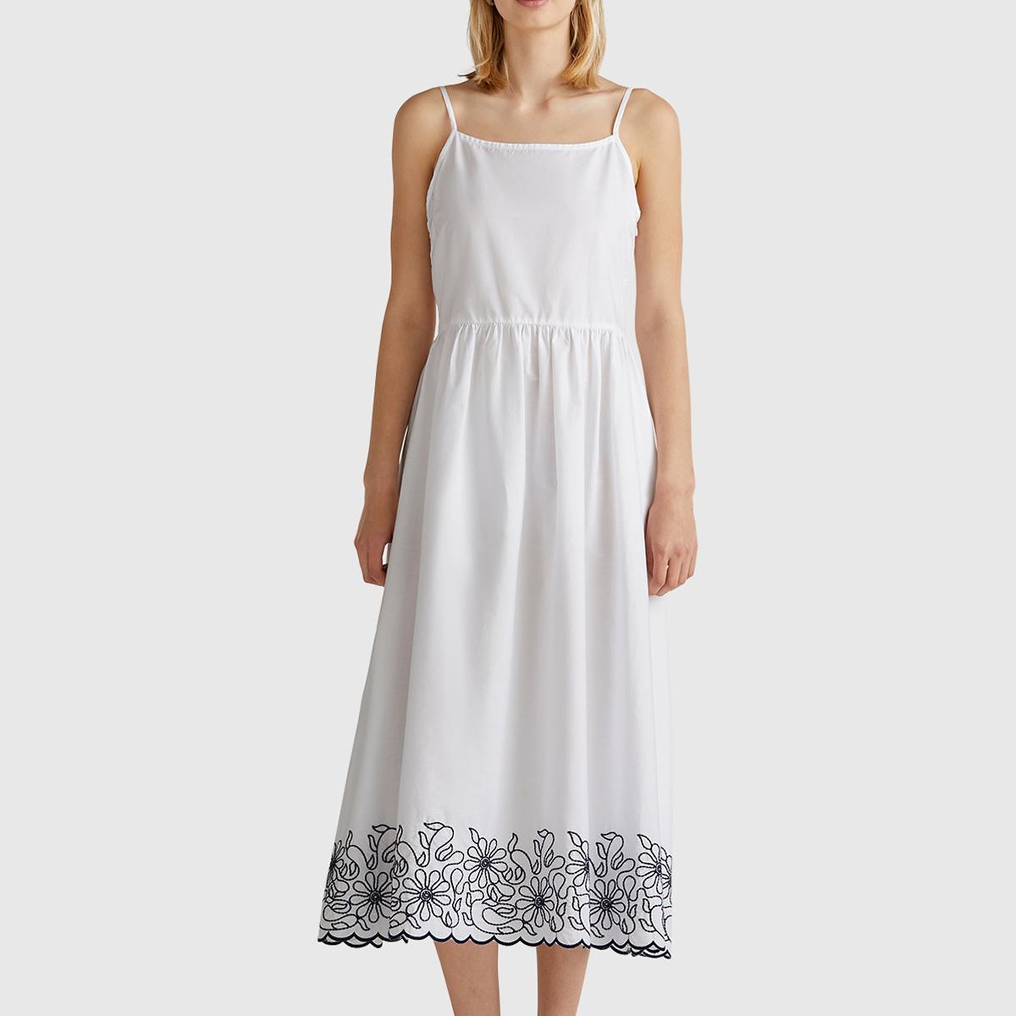 Kadın Beyaz %100 Koton Askılı Etek Ucu İşlemeli Midi Boy Elbise