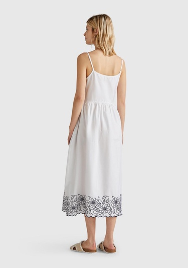  Kadın Beyaz %100 Koton Askılı Etek Ucu İşlemeli Midi Boy Elbise