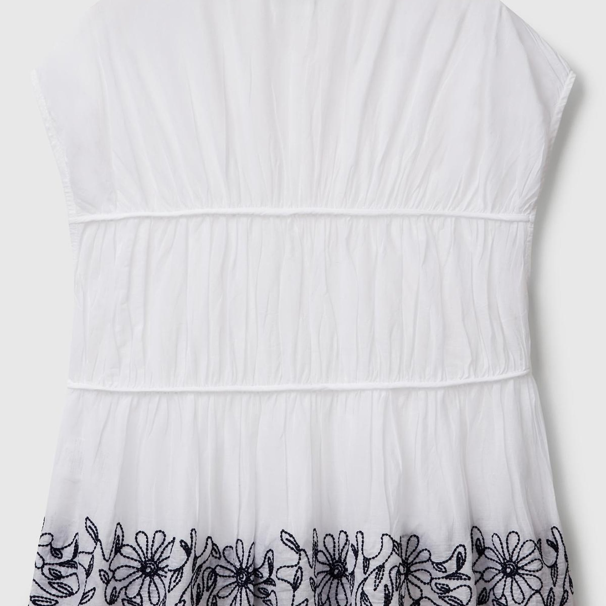 Kadın Beyaz %100 Koton Rahat Kalıp Çiçek İşlemeli Kısa Kollu Bluz