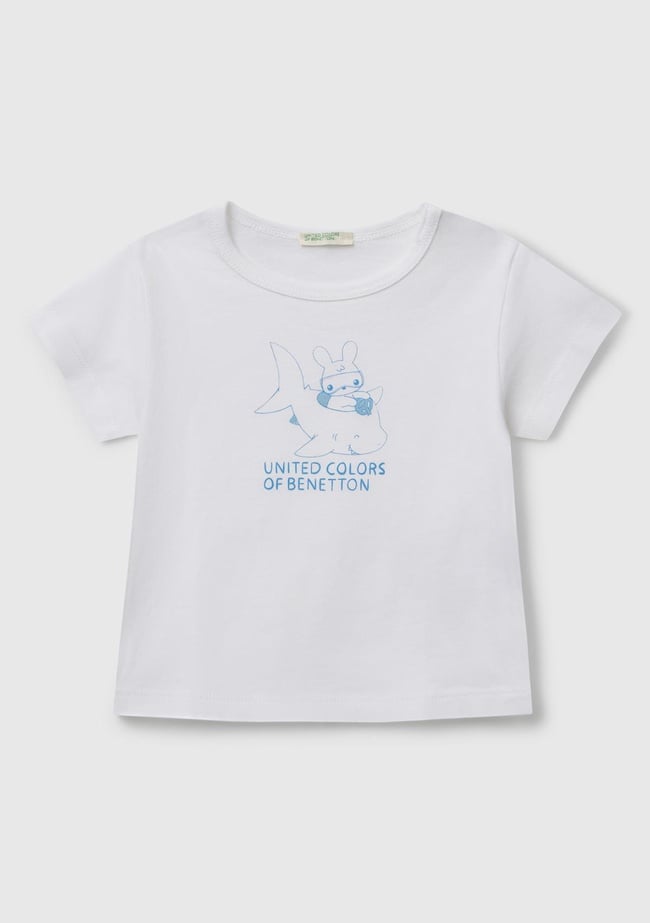  Bebek Beyaz Önü Baskılı Omzu Çıtçıt Düğmeli T-Shirt