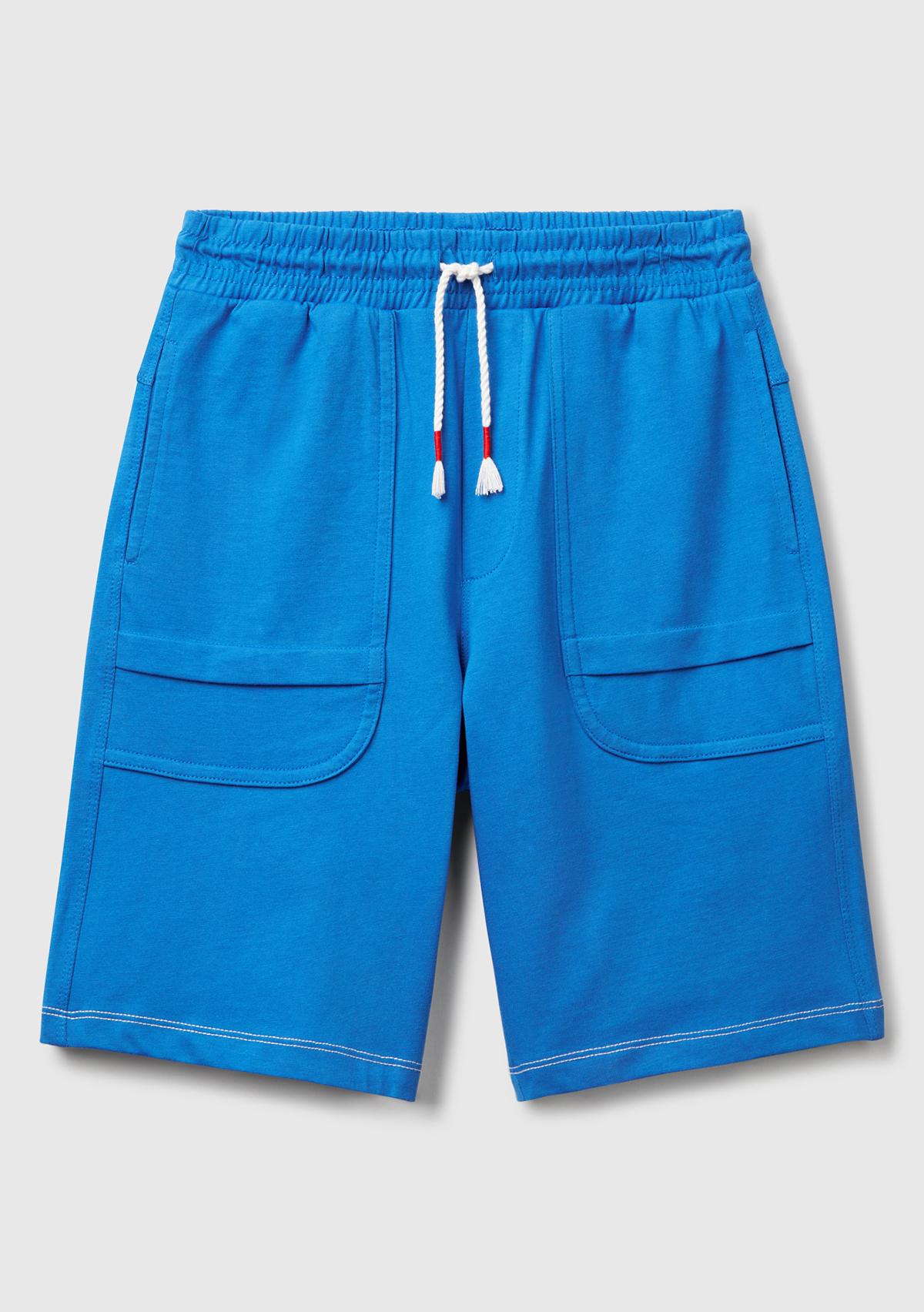  Erkek Çocuk Saks Mavi Dikiş Detaylı Arka Cebi Logo İşlemeli Beli İpli Şort