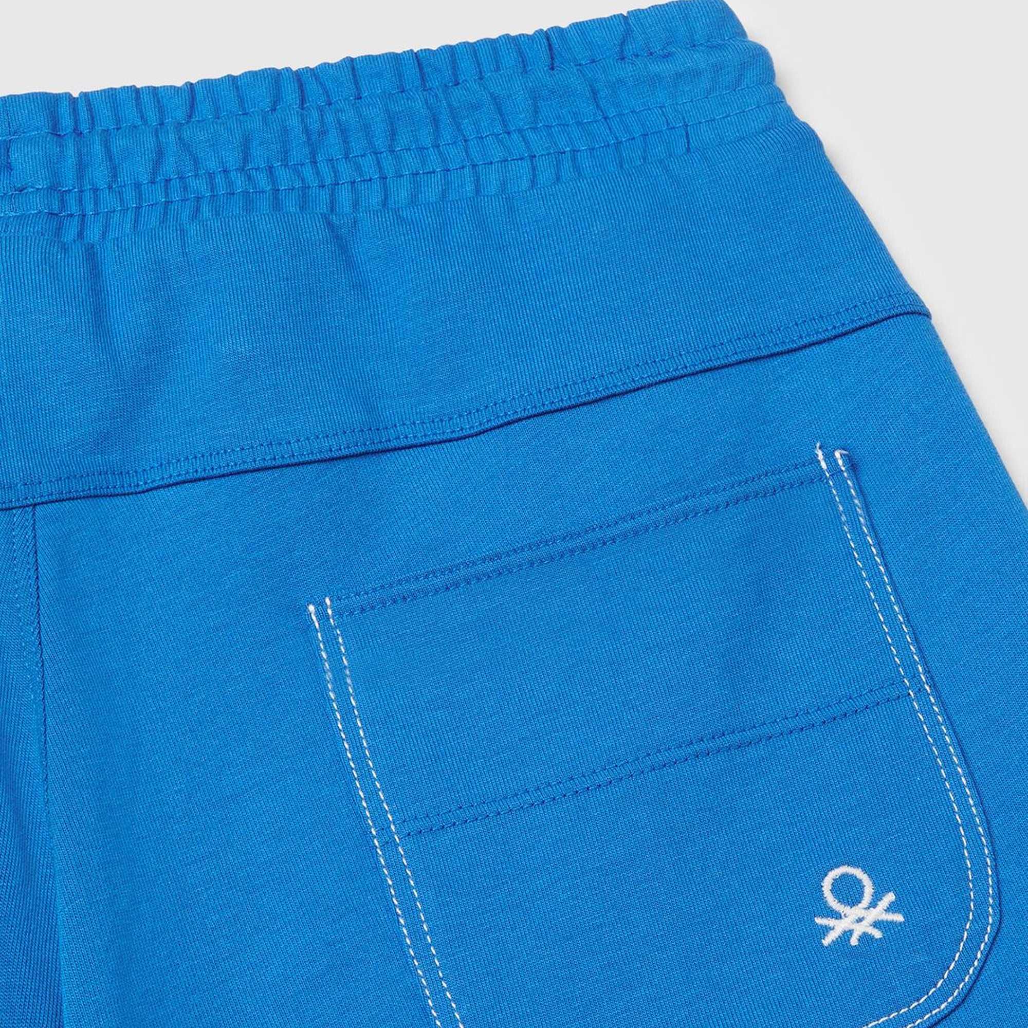 Erkek Çocuk Saks Mavi Dikiş Detaylı Arka Cebi Logo İşlemeli Beli İpli Şort