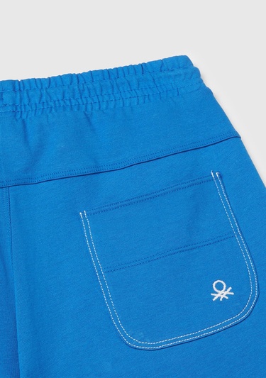  Erkek Çocuk Saks Mavi Dikiş Detaylı Arka Cebi Logo İşlemeli Beli İpli Şort