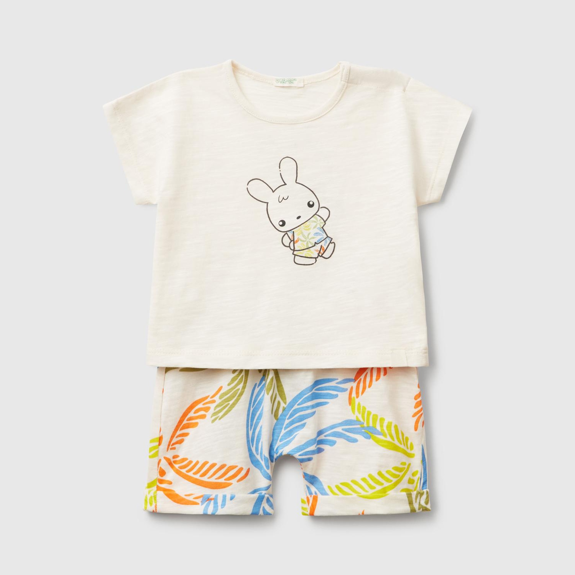 Bebek Ekru Baskılı Kimono Kollu T-Shirt ve Tamamı Desenli Şort Takım