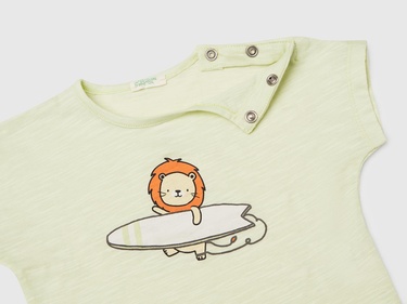  Bebek Yeşil Baskılı Kimono Kollu T-Shirt ve Tamamı Desenli Şort Takım