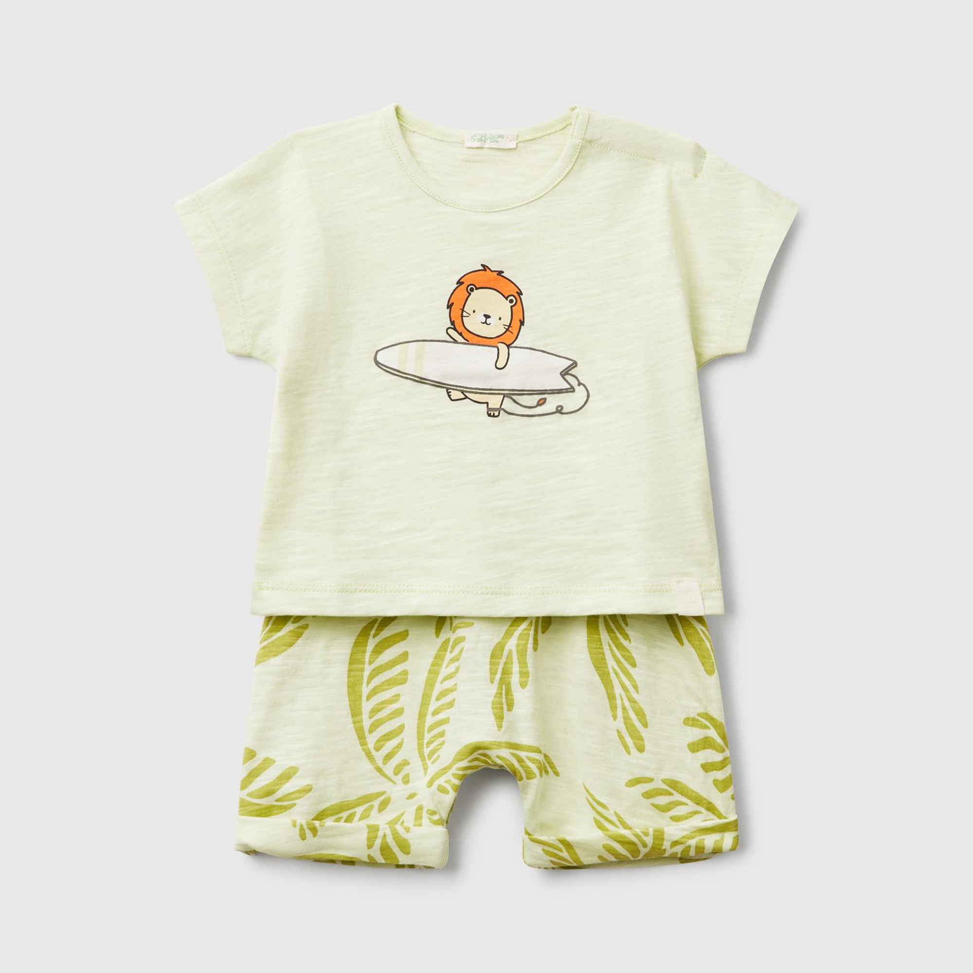 Bebek Yeşil Baskılı Kimono Kollu T-Shirt ve Tamamı Desenli Şort Takım