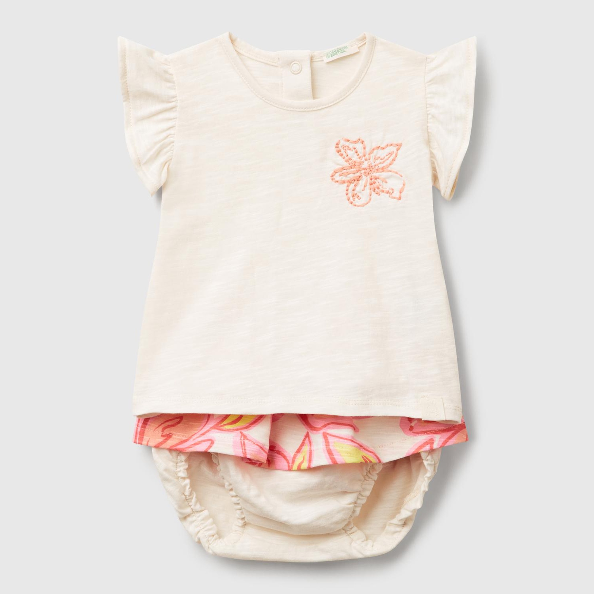 Bebek Ekru Önü Nakışlı Kolu Fırfırlı T-Shirt ve Desenli Şort Etek Takım