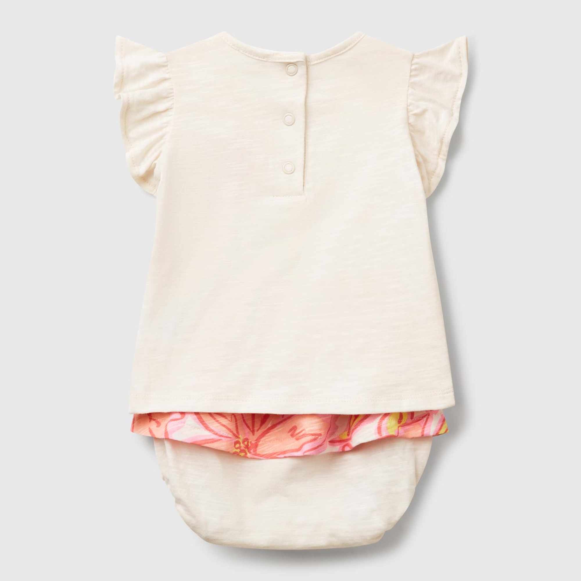 Bebek Ekru Önü Nakışlı Kolu Fırfırlı T-Shirt ve Desenli Şort Etek Takım