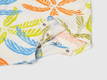  Bebek Renkli Mix Tamamı Desenli Önü Düğme Detaylı Gizli Çıtçıtlı Tulum