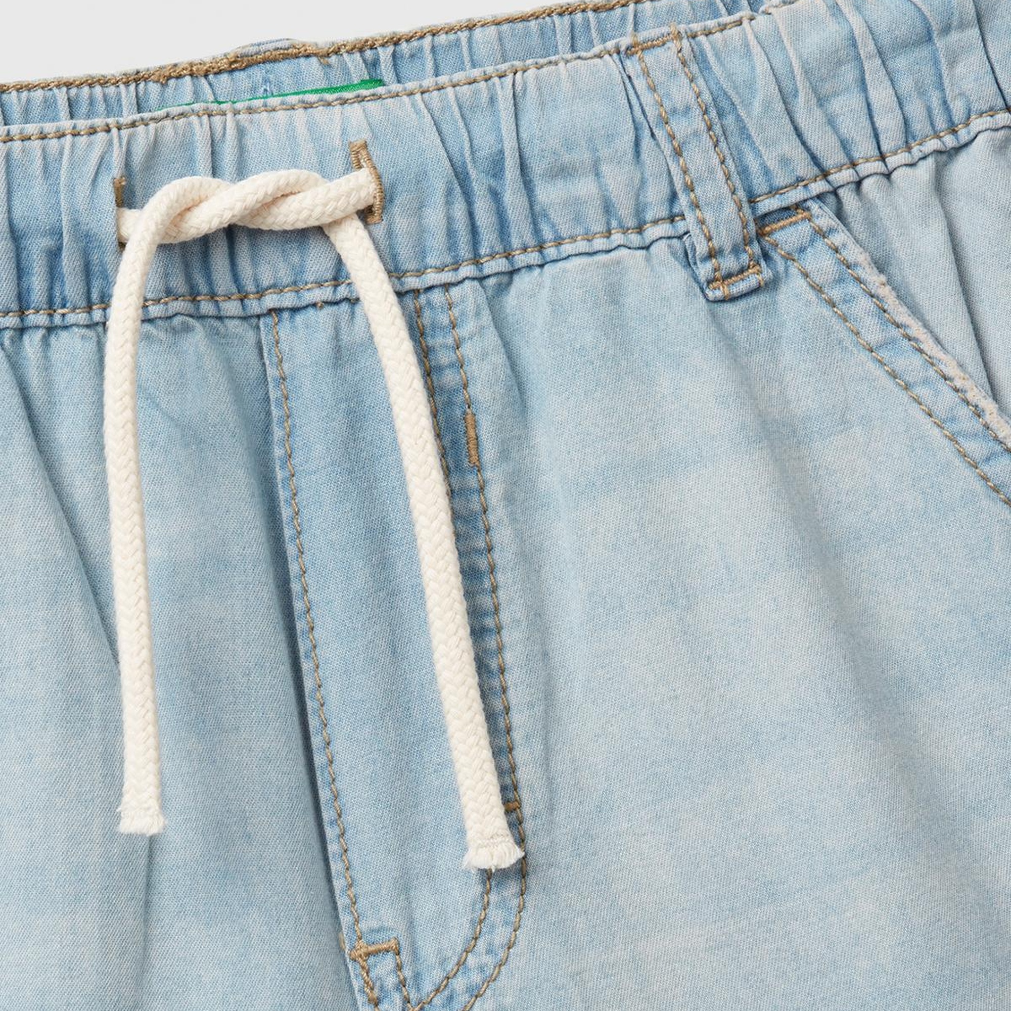 Erkek Çocuk Açık Denim Arka Cebi Logo Detaylı Büzgü İpli Denim Bermuda Şort