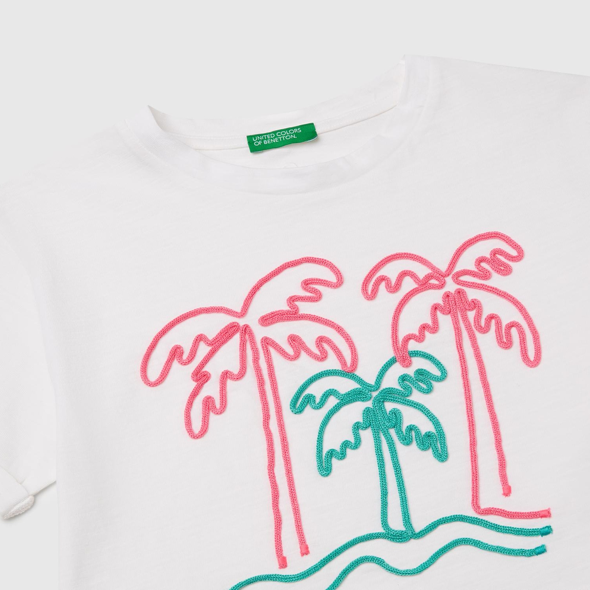 Kız Çocuk Beyaz Nakışlı Bisiklet Yaka Crop T-Shirt