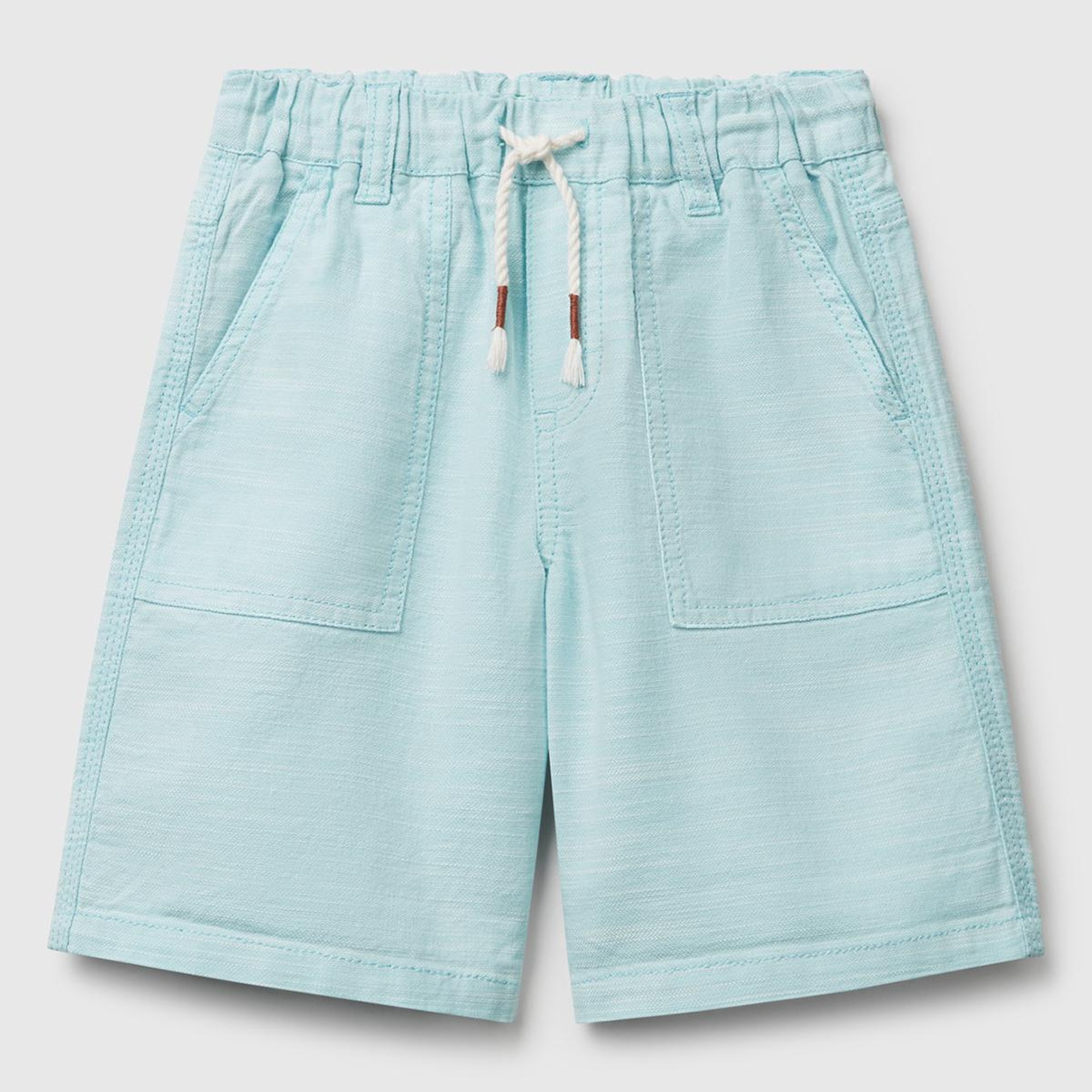 Erkek Çocuk Toz Mavi Dokuma Kumaş Arka Cebi Logo İşlemeli Büzgü İpli Bermuda Şort