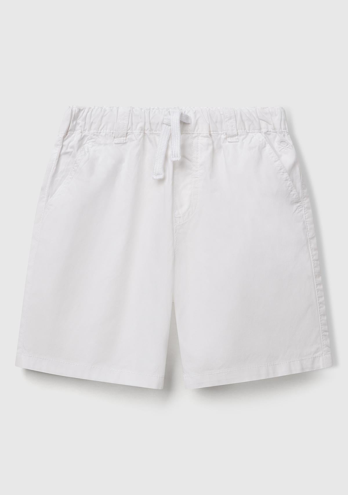  Erkek Çocuk Beyaz Beli Büzgü İpli Bermuda Şort