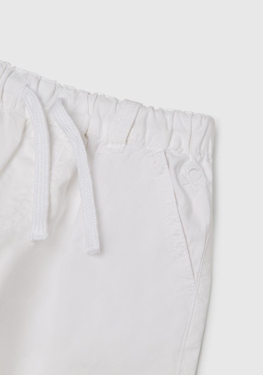  Erkek Çocuk Beyaz Beli Büzgü İpli Bermuda Şort
