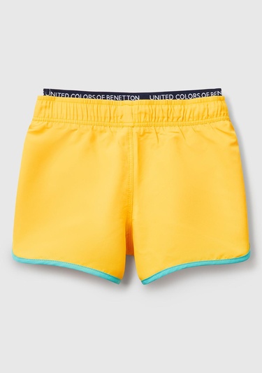 Erkek Çocuk Sarı Logo Baskılı Beli Lastik Detaylı Büzgü İpli Deniz Şortu